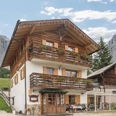 Chalé Crepes De Sela Canazei